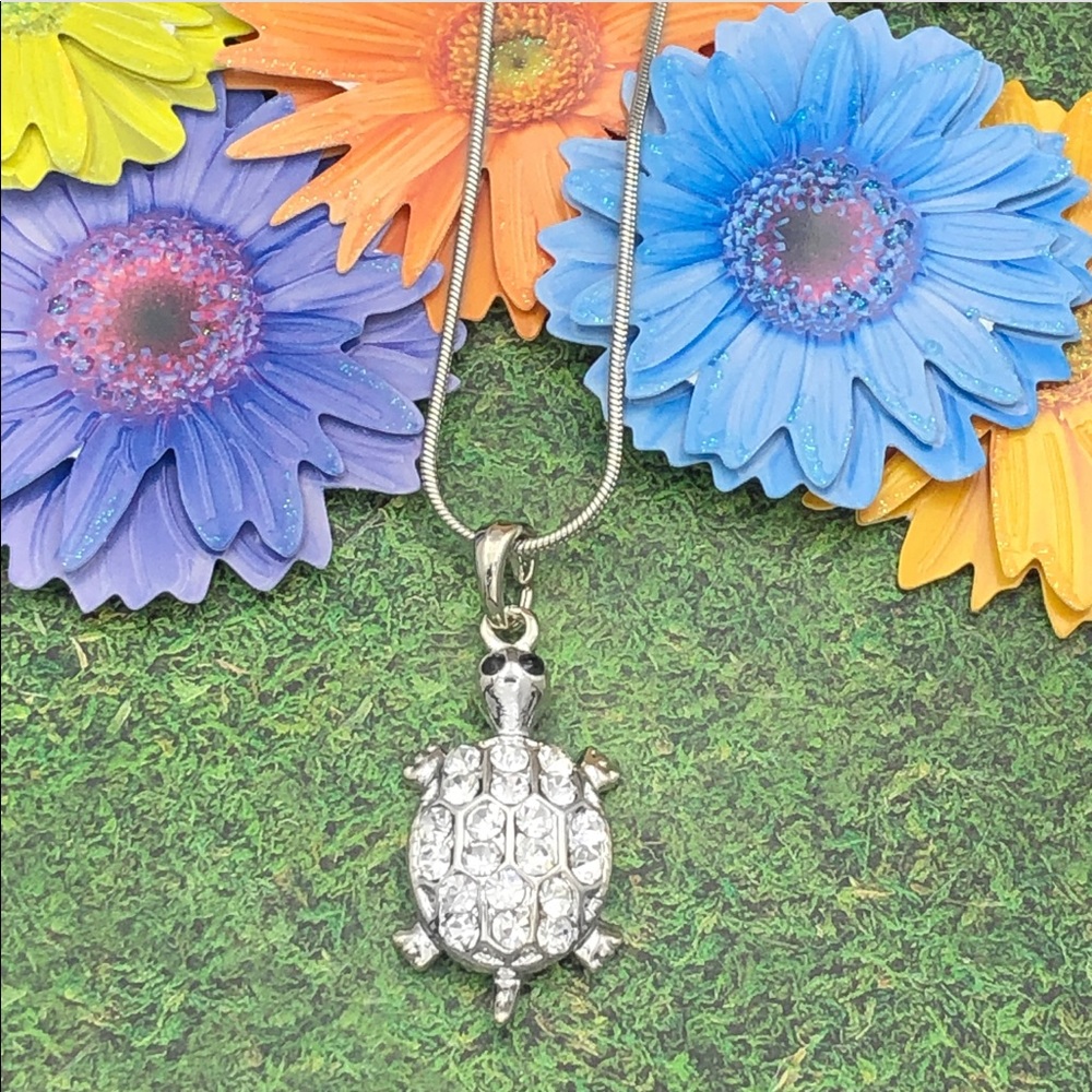🌼 Rhinestone Turtle Silver Dainty Charm Necklace